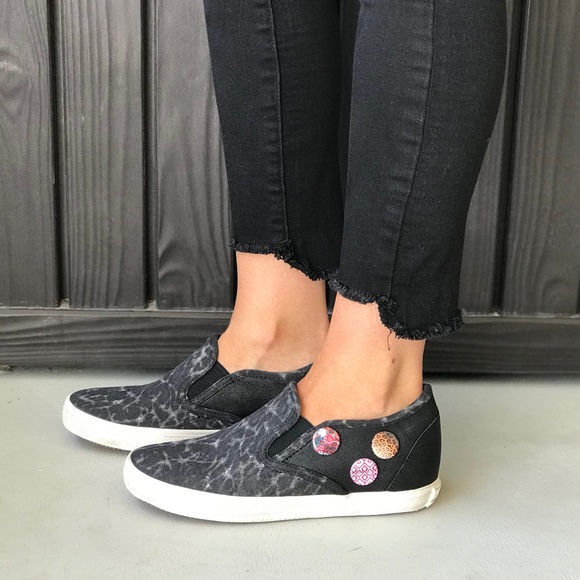 NIB Black Distressed Denim Metal Button Sneakers - Picture 6 of 8